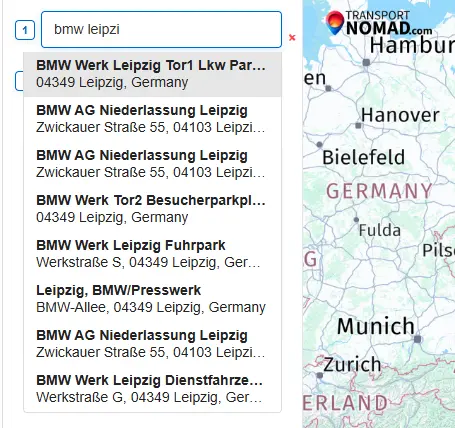 Advanced-Suche macht aus einem unvollständigen, falsch geschriebenen Firmennamen Vorschläge auf Tor-Ebene, inklusive der Lkw-Einfahrt des Werks